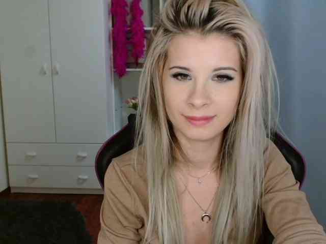 KristineNatural webcam