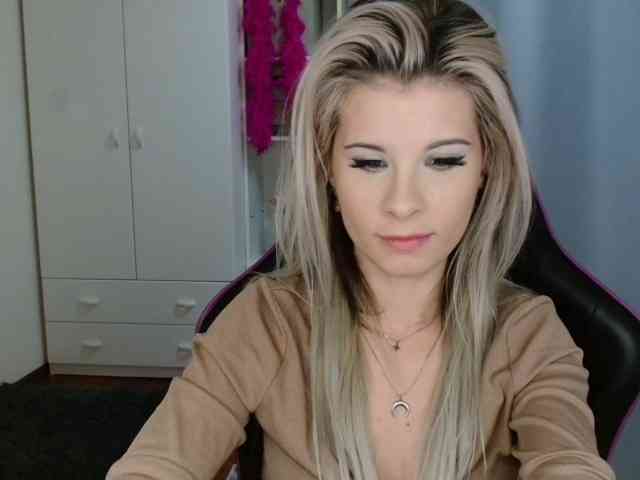 KristineNatural webcam