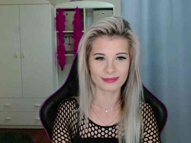 KristineNatural webcam