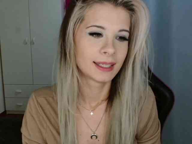 KristineNatural webcam