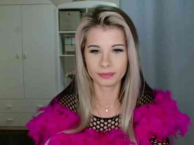 KristineNatural webcam