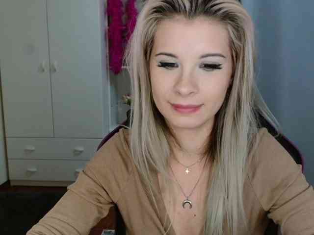 KristineNatural webcam