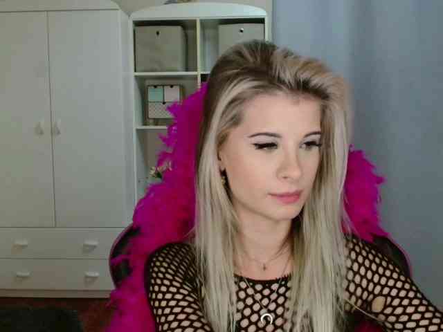 KristineNatural webcam