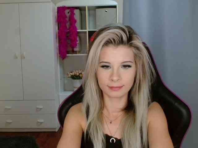 KristineNatural webcam