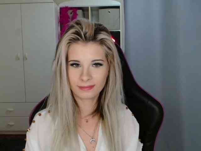 KristineNatural webcam