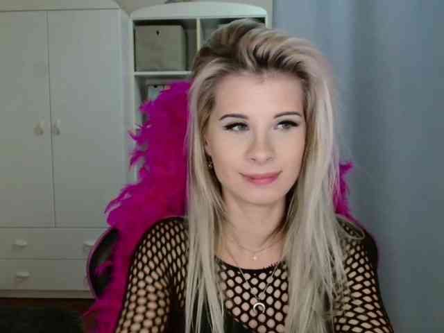 KristineNatural webcam