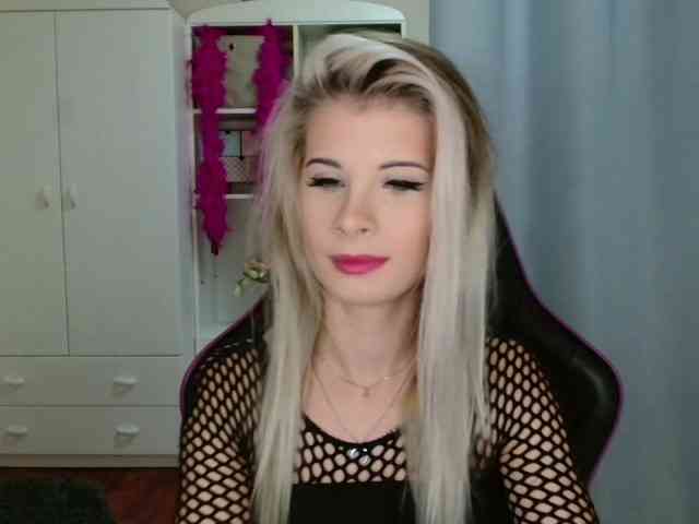 KristineNatural webcam