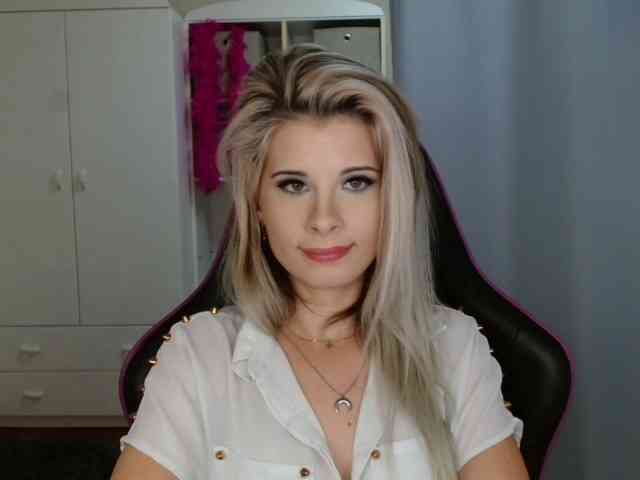 KristineNatural webcam