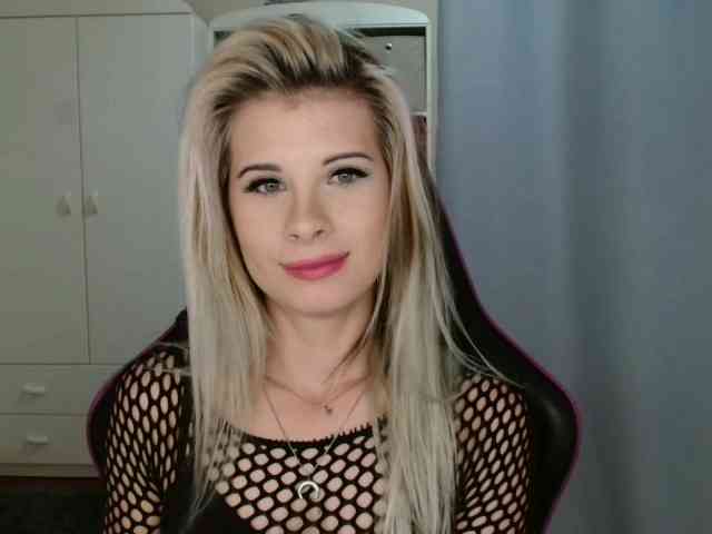 KristineNatural webcam