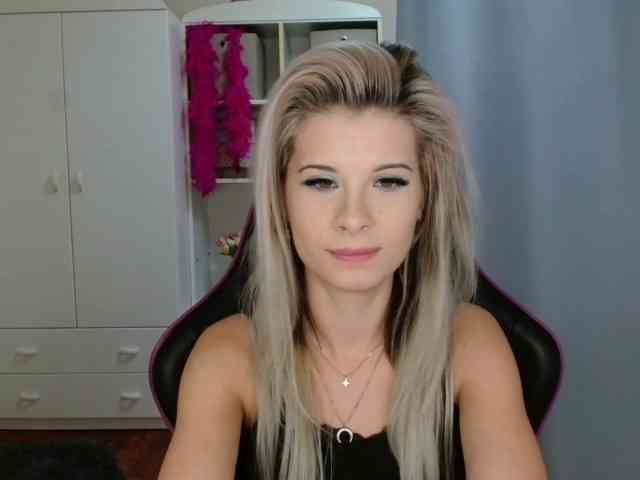 KristineNatural webcam