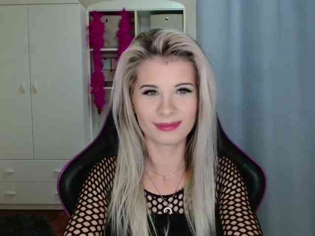 KristineNatural webcam