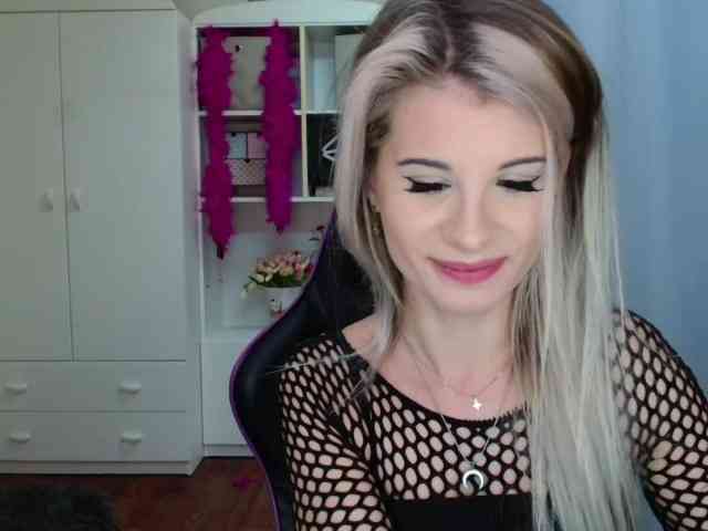 KristineNatural webcam