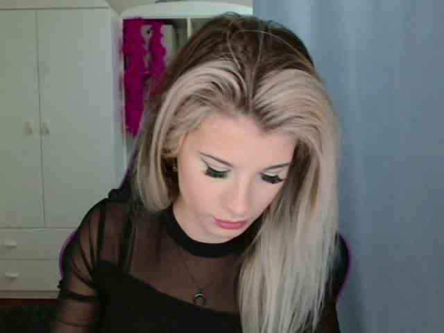 KristineNatural webcam