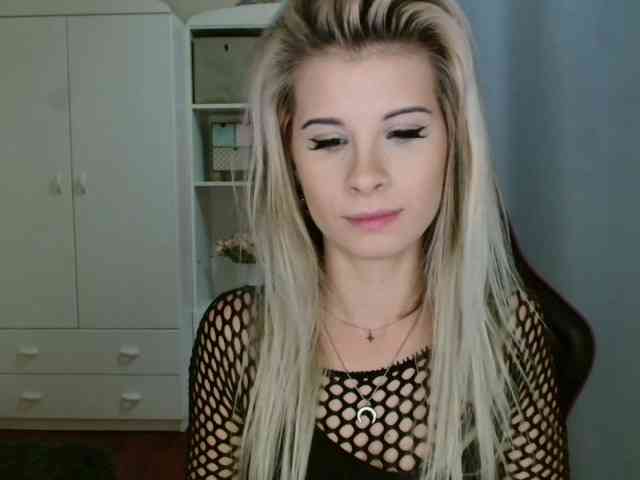 KristineNatural webcam