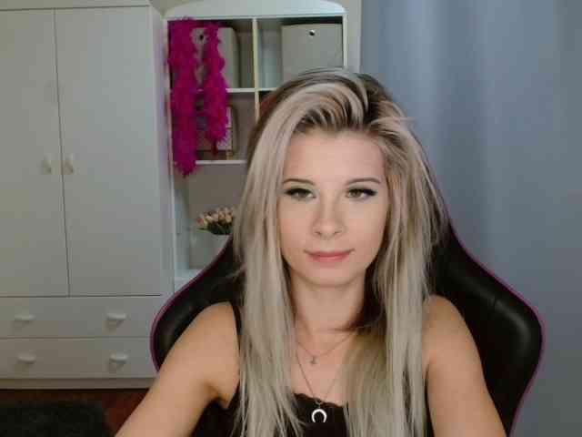 KristineNatural webcam