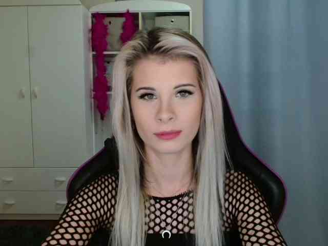 KristineNatural webcam