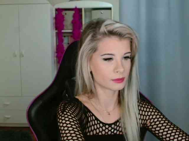 KristineNatural webcam