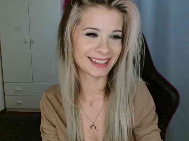 KristineNatural webcam