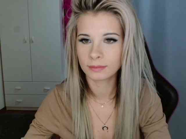 KristineNatural webcam