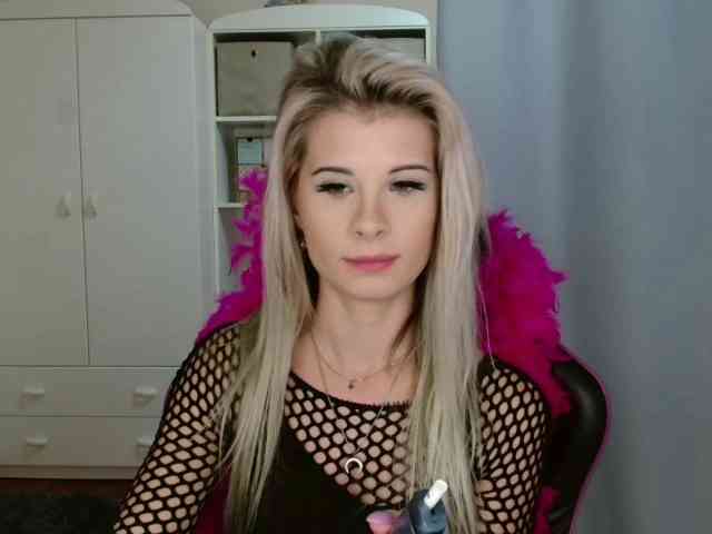 KristineNatural webcam