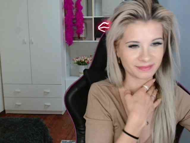 KristineNatural webcam