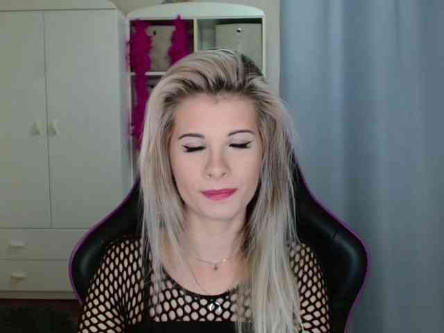 KristineNatural webcam