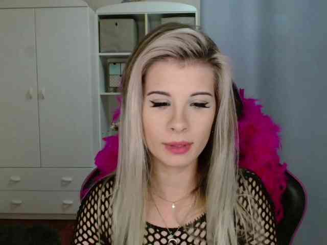 KristineNatural webcam