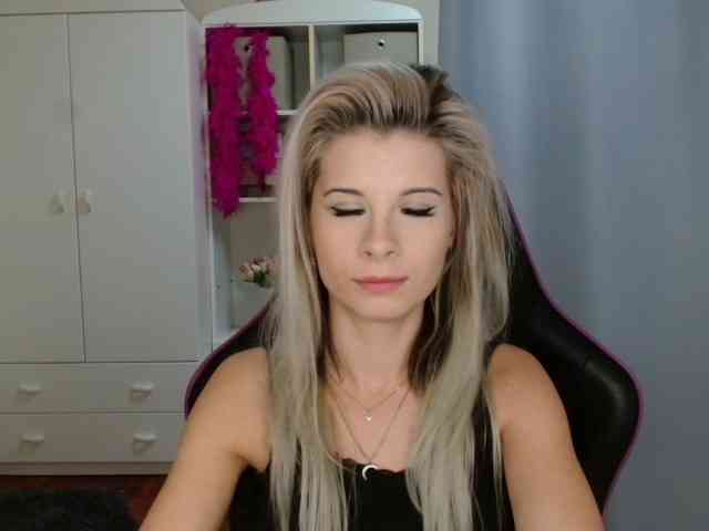 KristineNatural webcam