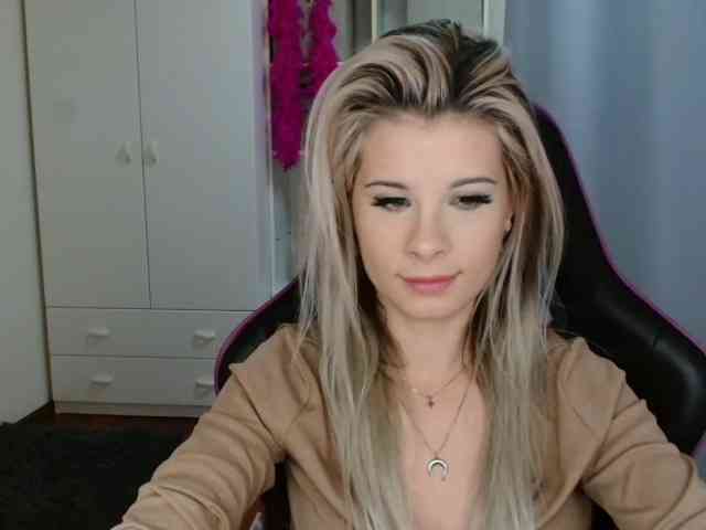 KristineNatural webcam