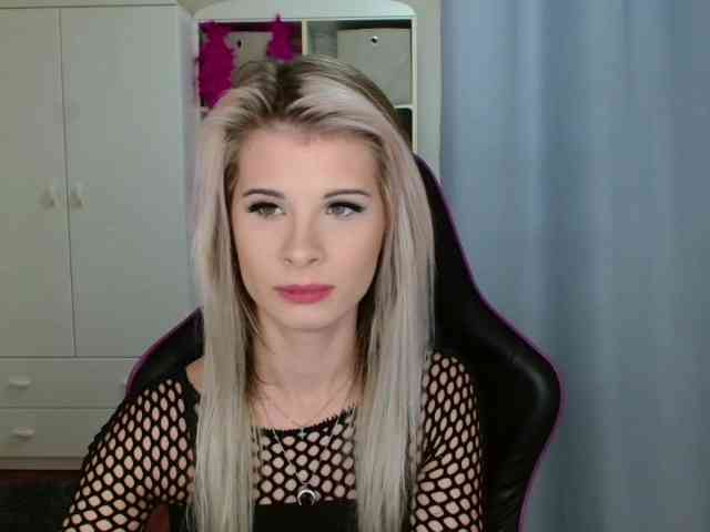 KristineNatural webcam