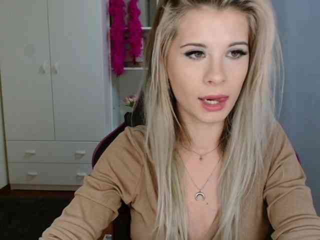 KristineNatural webcam