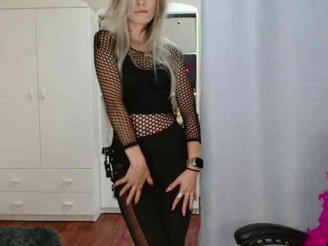 KristineNatural webcam