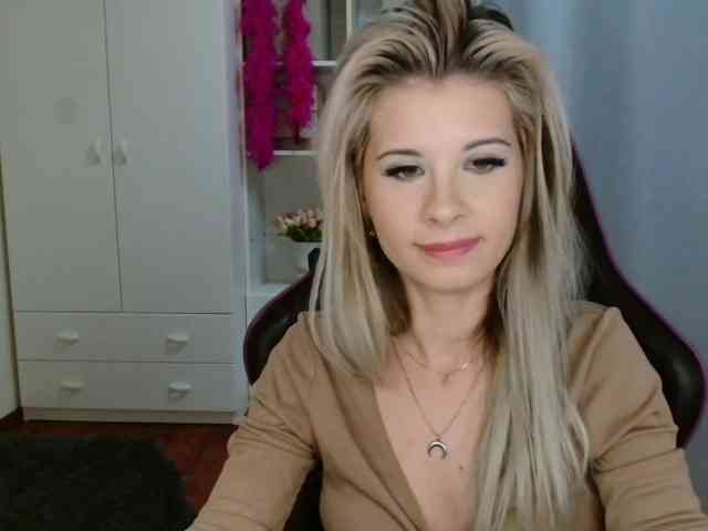 KristineNatural webcam