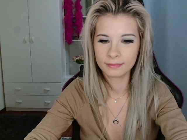 KristineNatural webcam