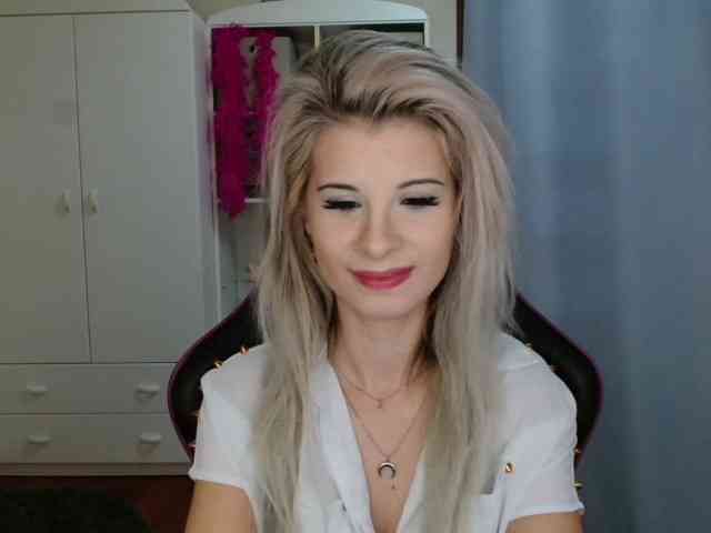 KristineNatural webcam