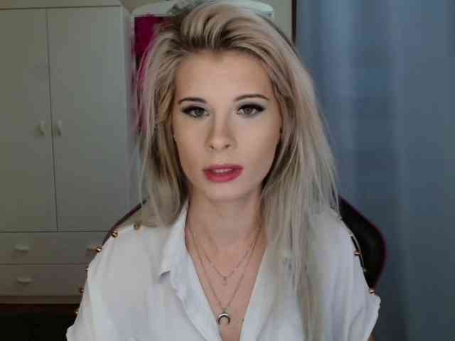KristineNatural webcam