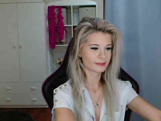 KristineNatural webcam