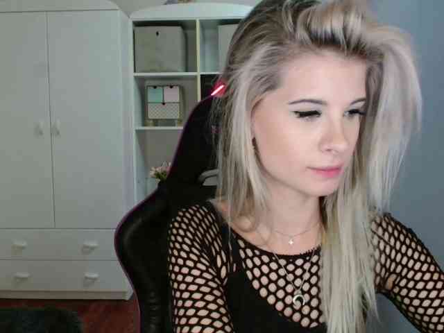 KristineNatural webcam