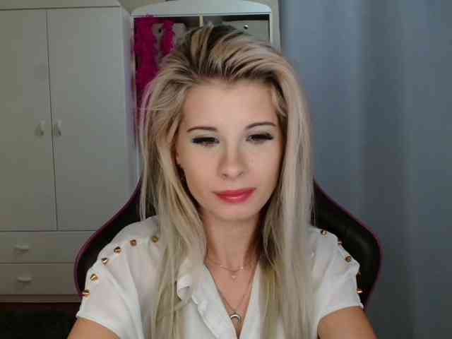 KristineNatural webcam