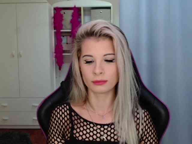 KristineNatural webcam