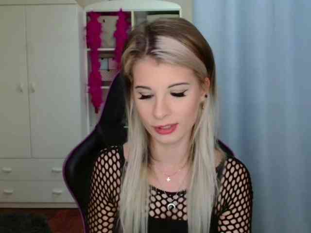 KristineNatural webcam