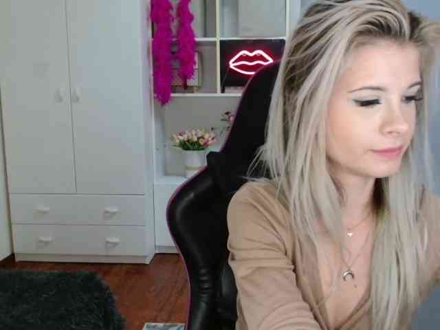 KristineNatural webcam