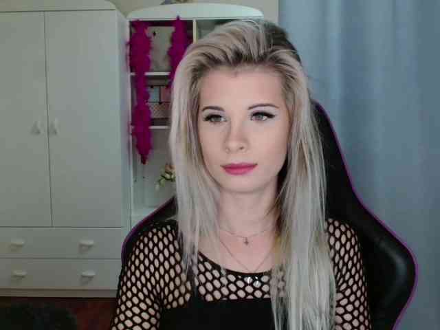 KristineNatural webcam