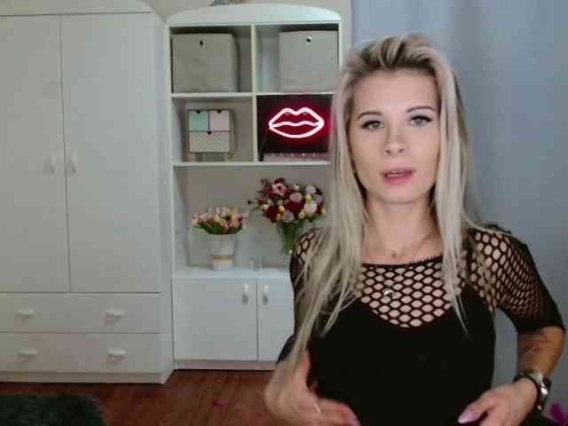 KristineNatural webcam