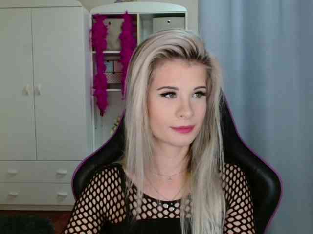 KristineNatural webcam