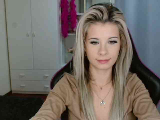 KristineNatural webcam