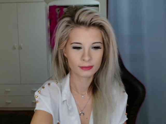 KristineNatural webcam