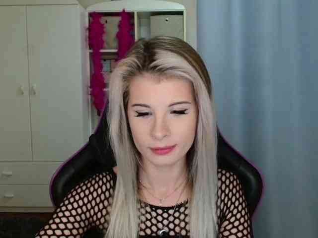 KristineNatural webcam