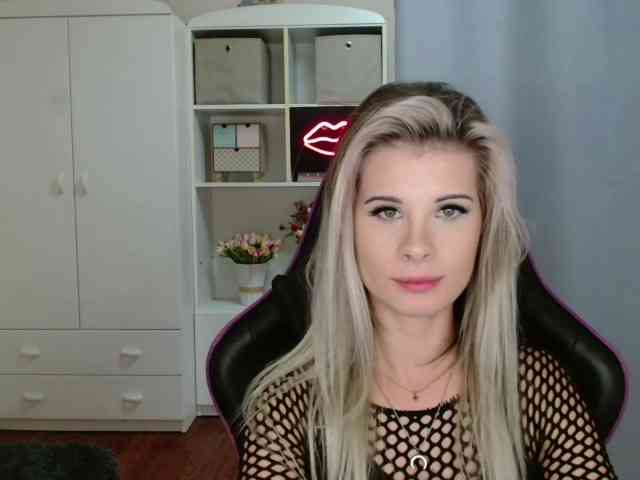 KristineNatural webcam