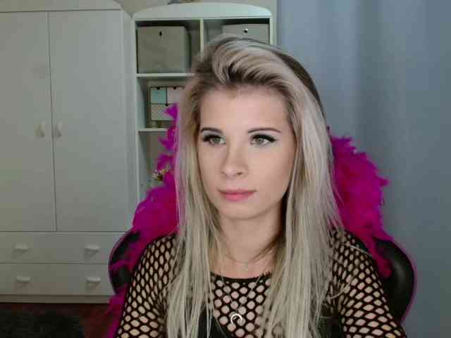 KristineNatural webcam